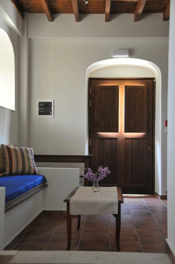 Aparthotel Ilakia Tholon Zewnętrze zdjęcie